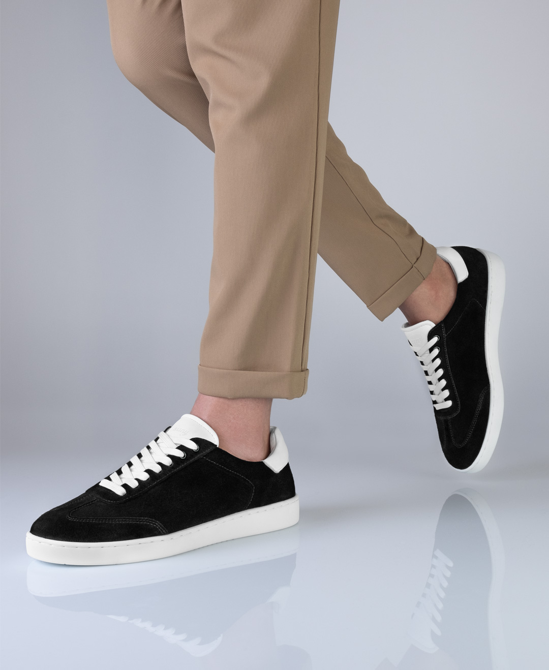 Dance sneakers for men in black suede with removable insole from Suny by Anna Kern. 