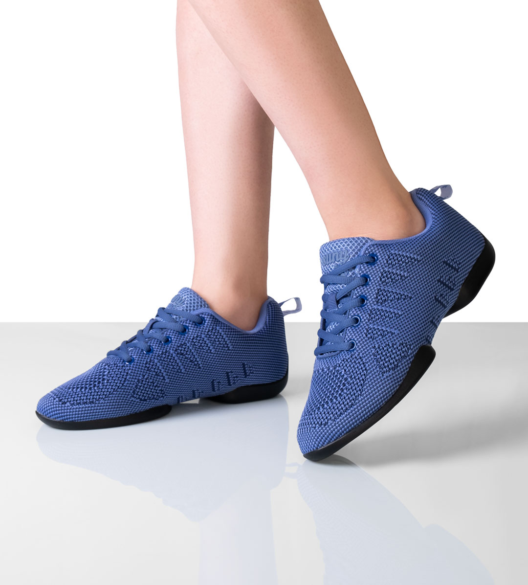 Women's dance sneaker 185 in Light Blue by Suny by Anna Kern, made of fine knitting material with split sole, ideal for dancing on all floors.