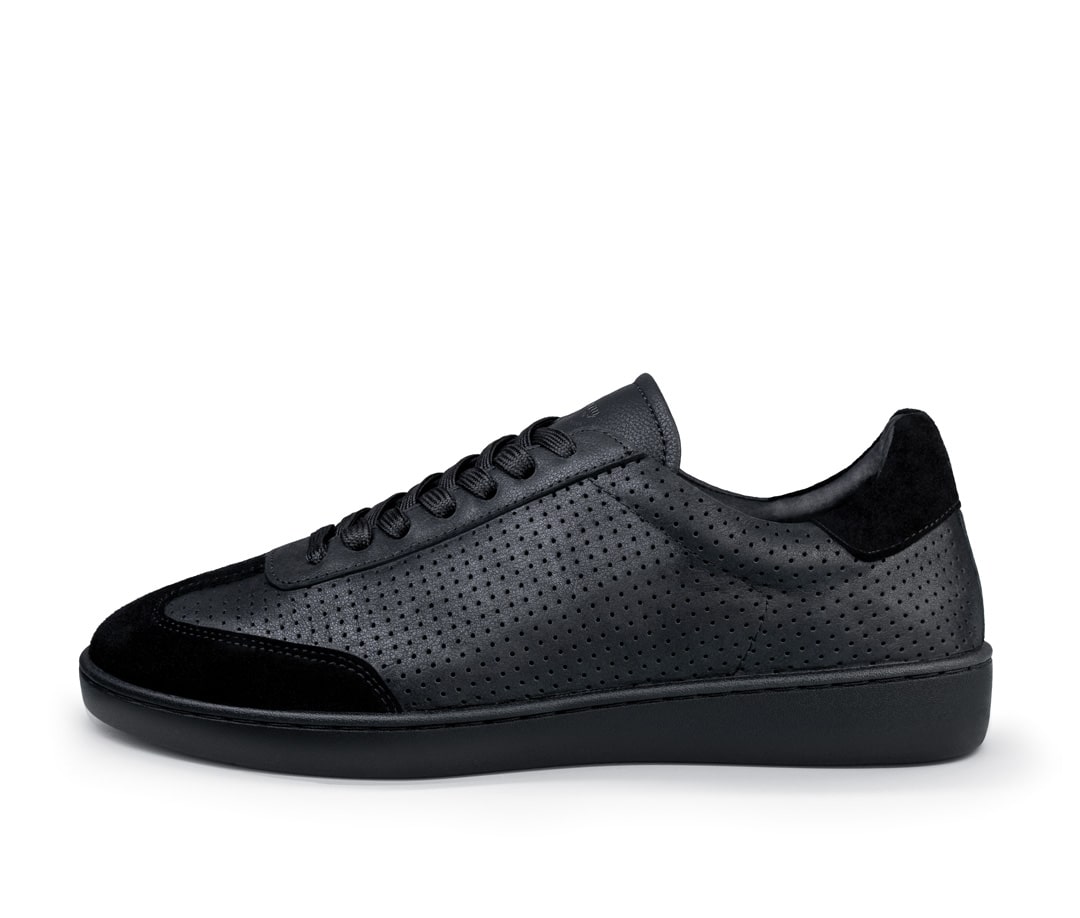 Lightweight men's dance sneaker in black leather with removable insole from Suny.