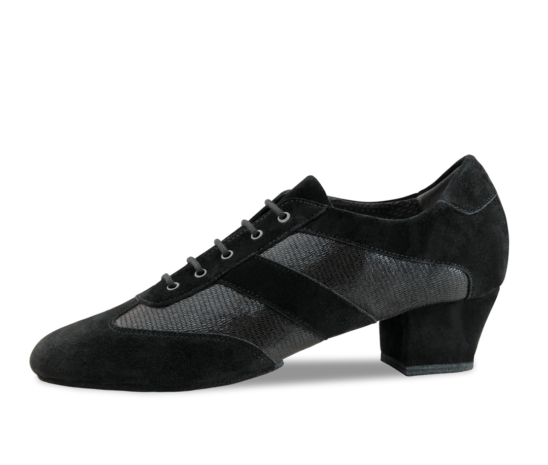 Sporty and elegant training dance sneaker with split sole and 3.5 cm heel made of leather by Anna Kern.