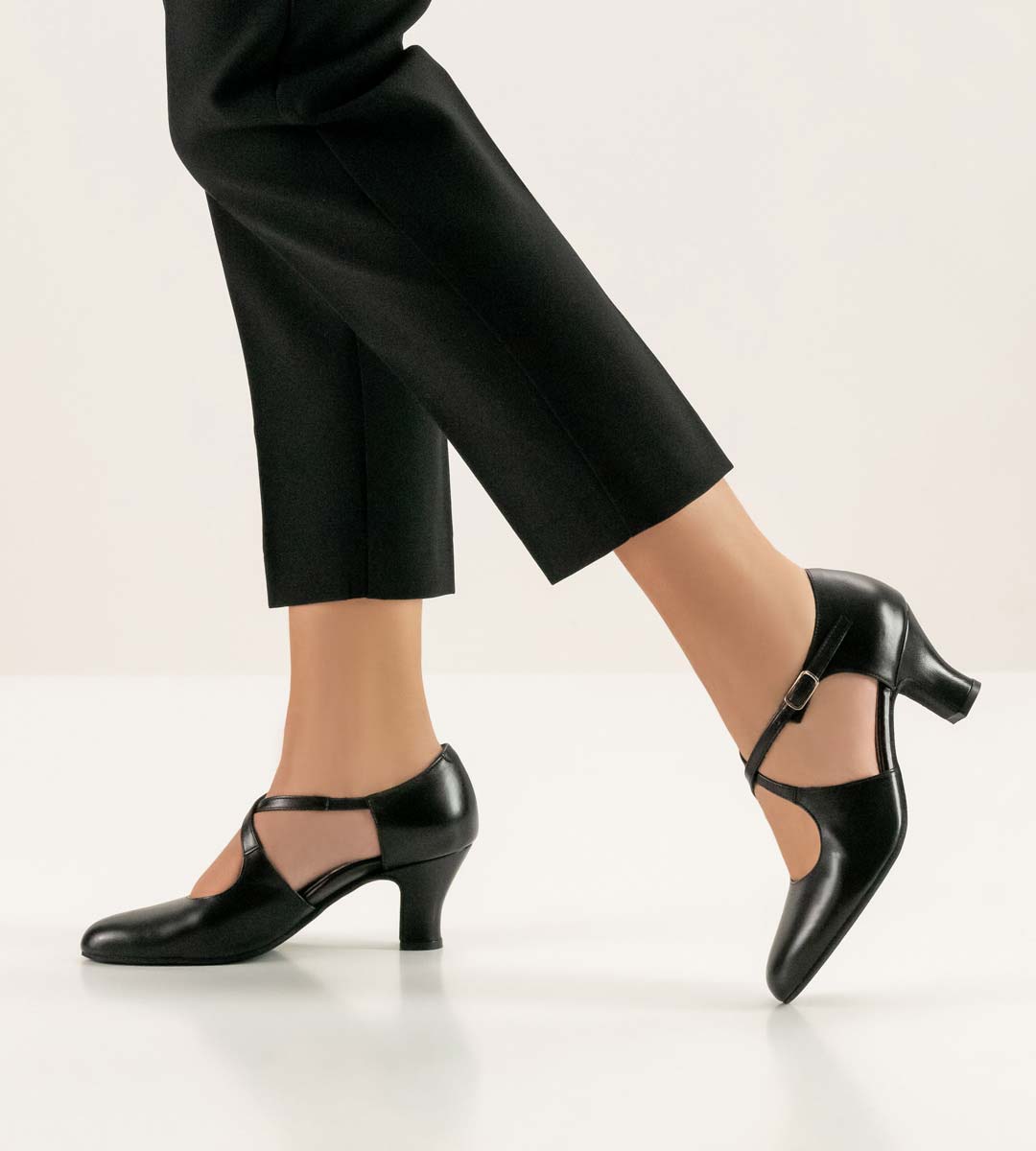 closed ladies dance shoe by Werner Kern in nappa black