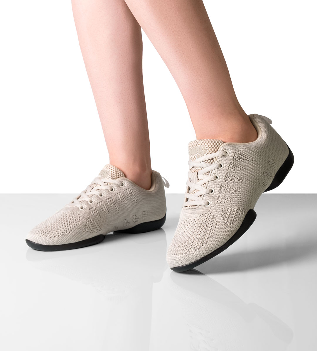 Women's dance sneaker 180 in Beige by Suny by Anna Kern, made of fine knitting material with split sole, ideal for dancing on all floors.