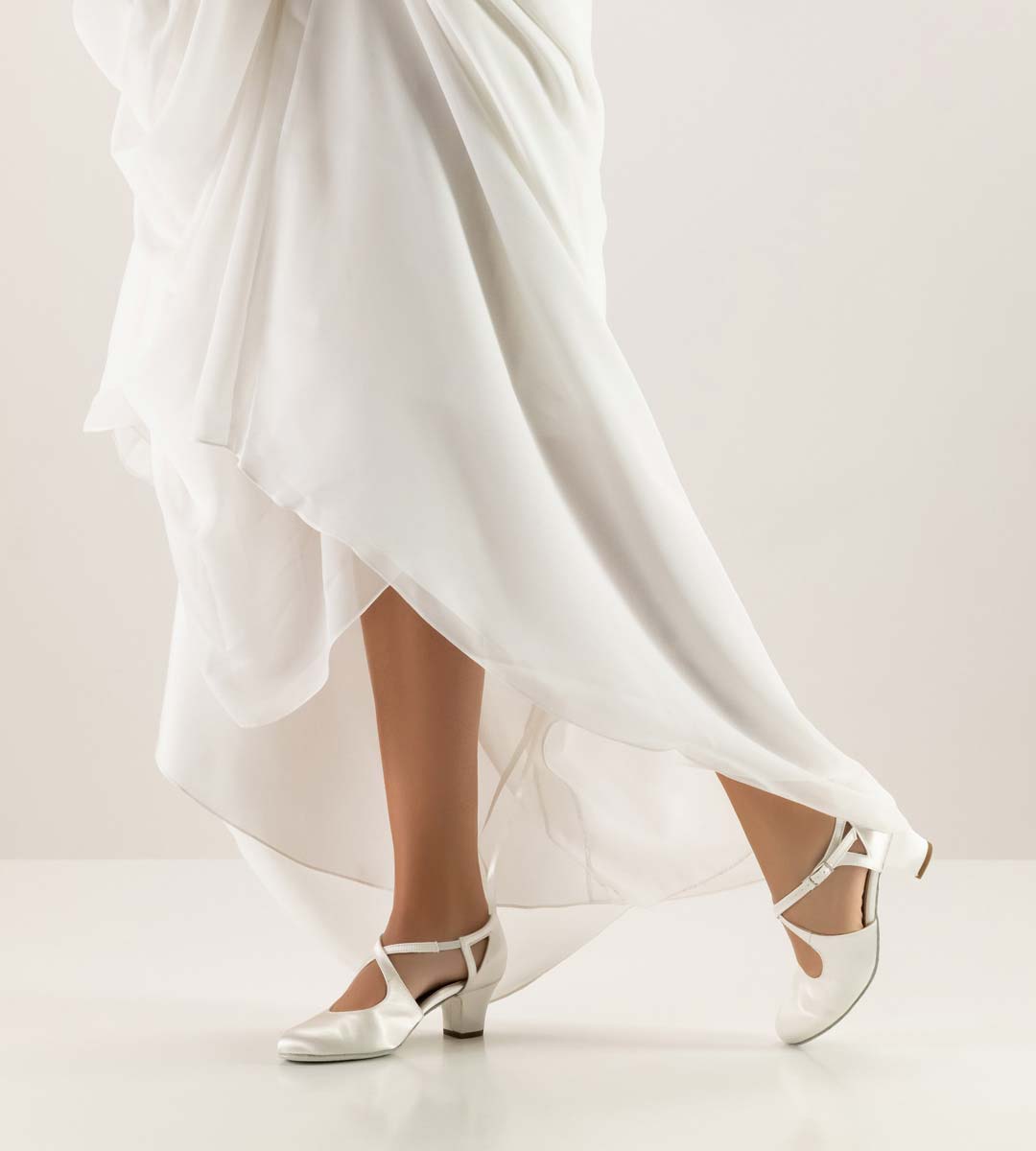 Werner Kern closed bridal shoe in satin white
